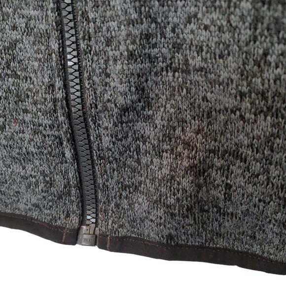 Under Armour Winter Jacket | Black & Grey Puffer Jacket - Picture 10 of 10